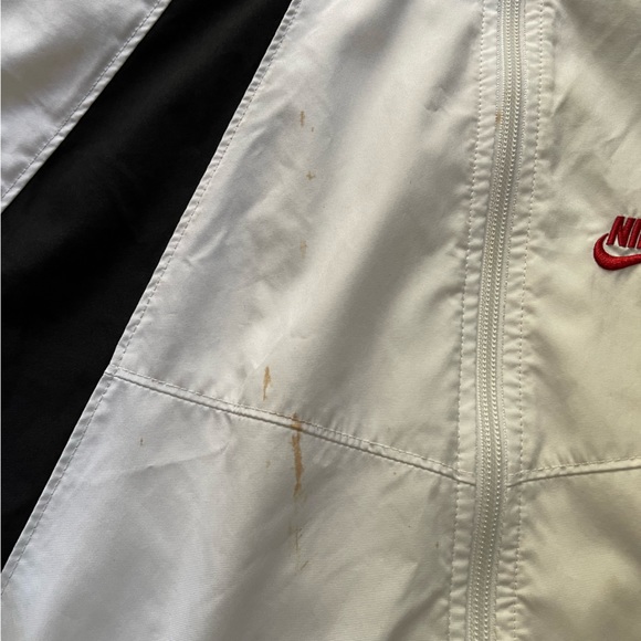 VINTAGE* 90'S NIKE WINDREAKER SIZE M!! STAINED. OTHERWISE GREAT CLEAN CONDITION! - Picture 4 of 5